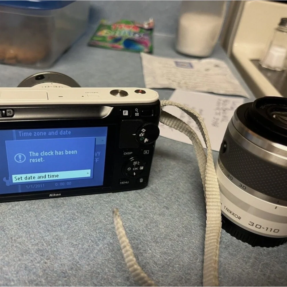 Nikon J1 Mirrorless camera